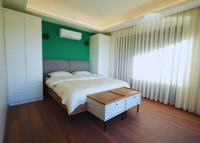 Mona Ovacik Luxury *